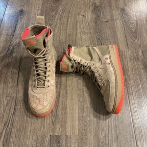 Nike SF Air Force 1 HI Rush Coral Khaki Size 9 Sneakers Boots 864024-205